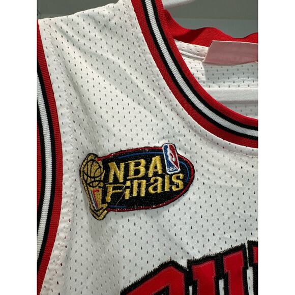 Authentic Vintage 1995-1996 Michael Jordan Chicago Bulls Jersey Size Large (44) - Picture 3 of 9